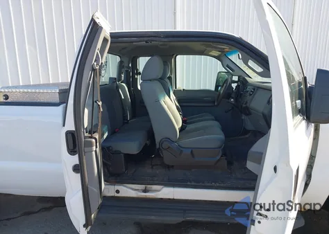 2013 Ford F-250 Xl z USA, uszkodzony, nr VIN 1FT7X2B61DEA46341